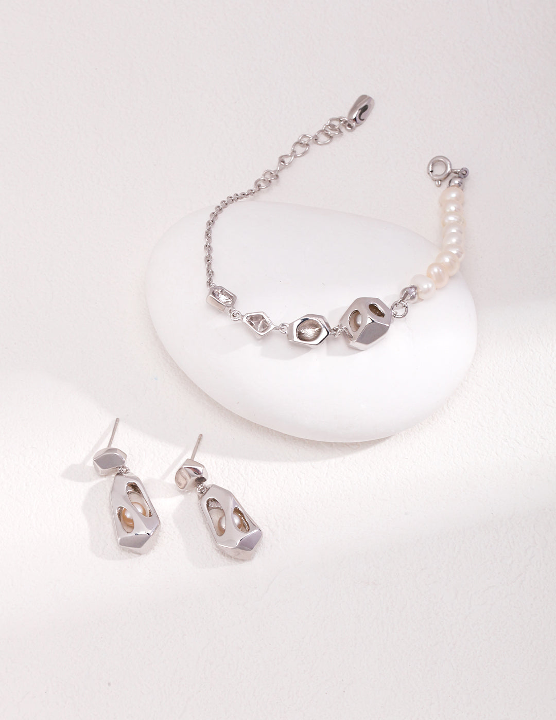 S925 Irregular Design Natural Pearl Drop Earrings