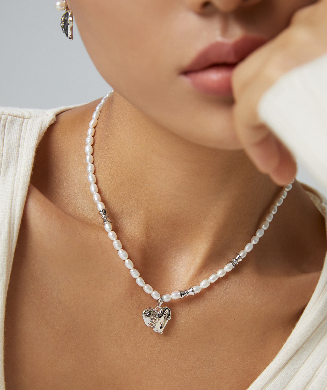 Lustrous Love Set - Pearl Necklace