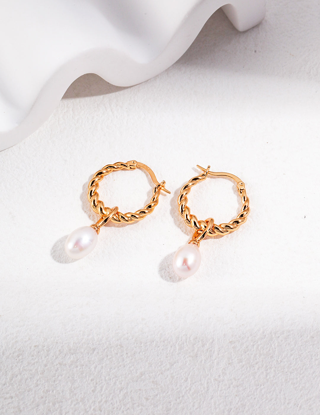 S925 Ruffled Loop Pearl Earrings