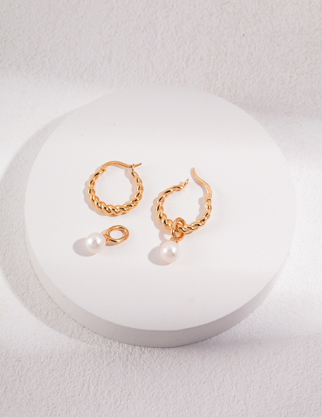 S925 Ruffled Loop Pearl Earrings